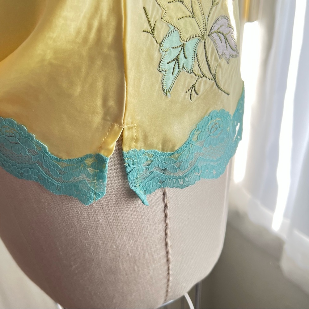 Gold Hawk Yellow Silk Top - Picture 9 of 12